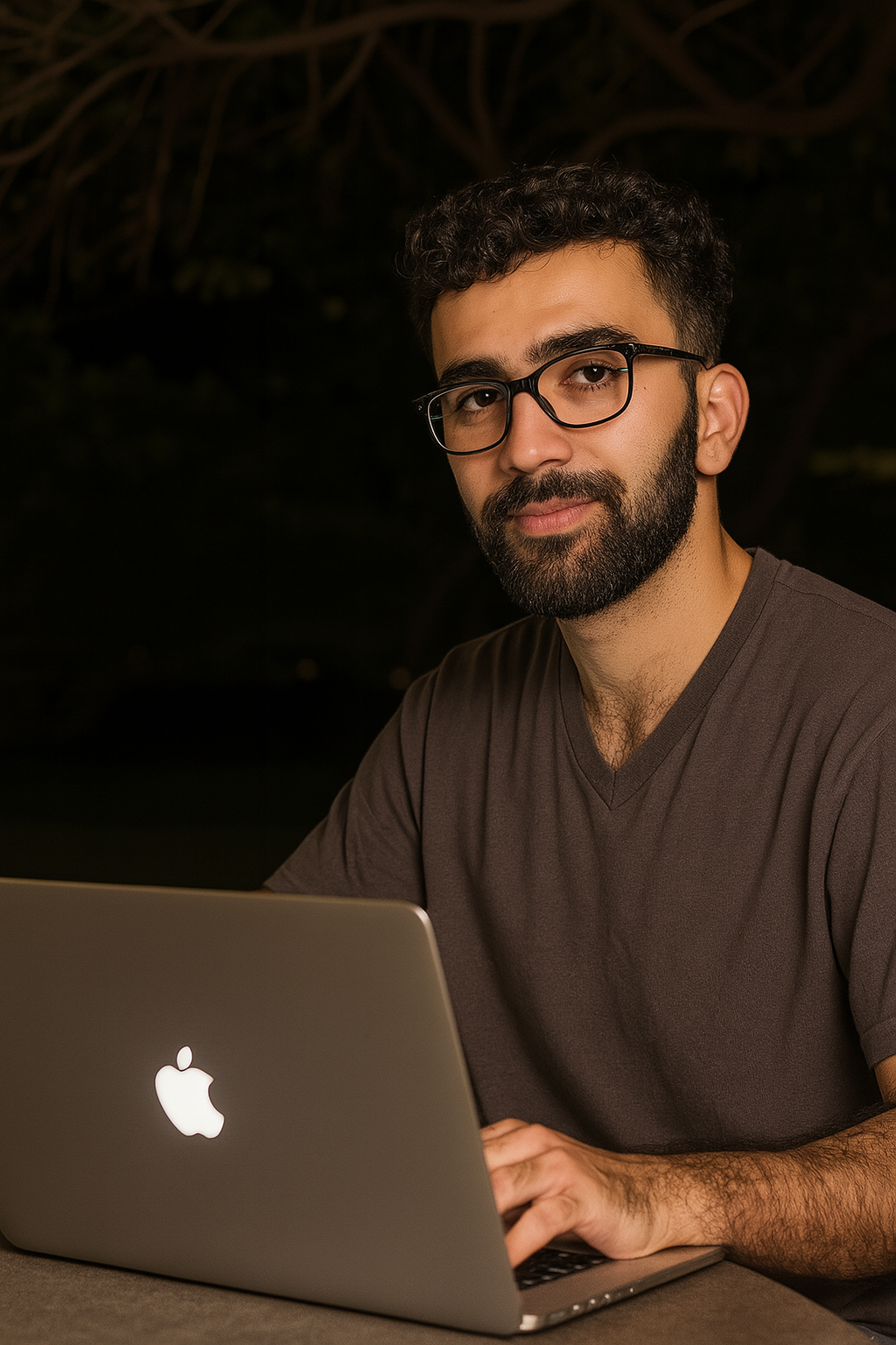 عکس پروفایل عسکر نیرومند، برنامه‌نویس حرفه‌ای